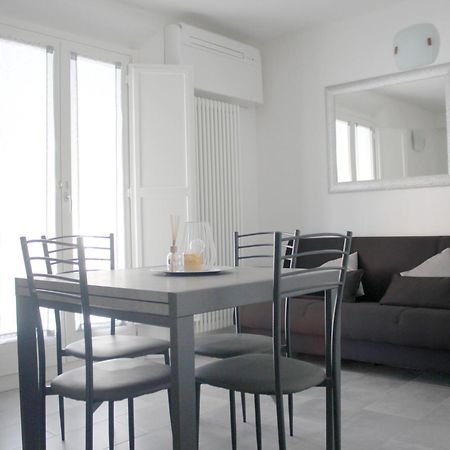 Sky Loft Airport - Modern Apt 1St Floor Bolonha Exterior foto